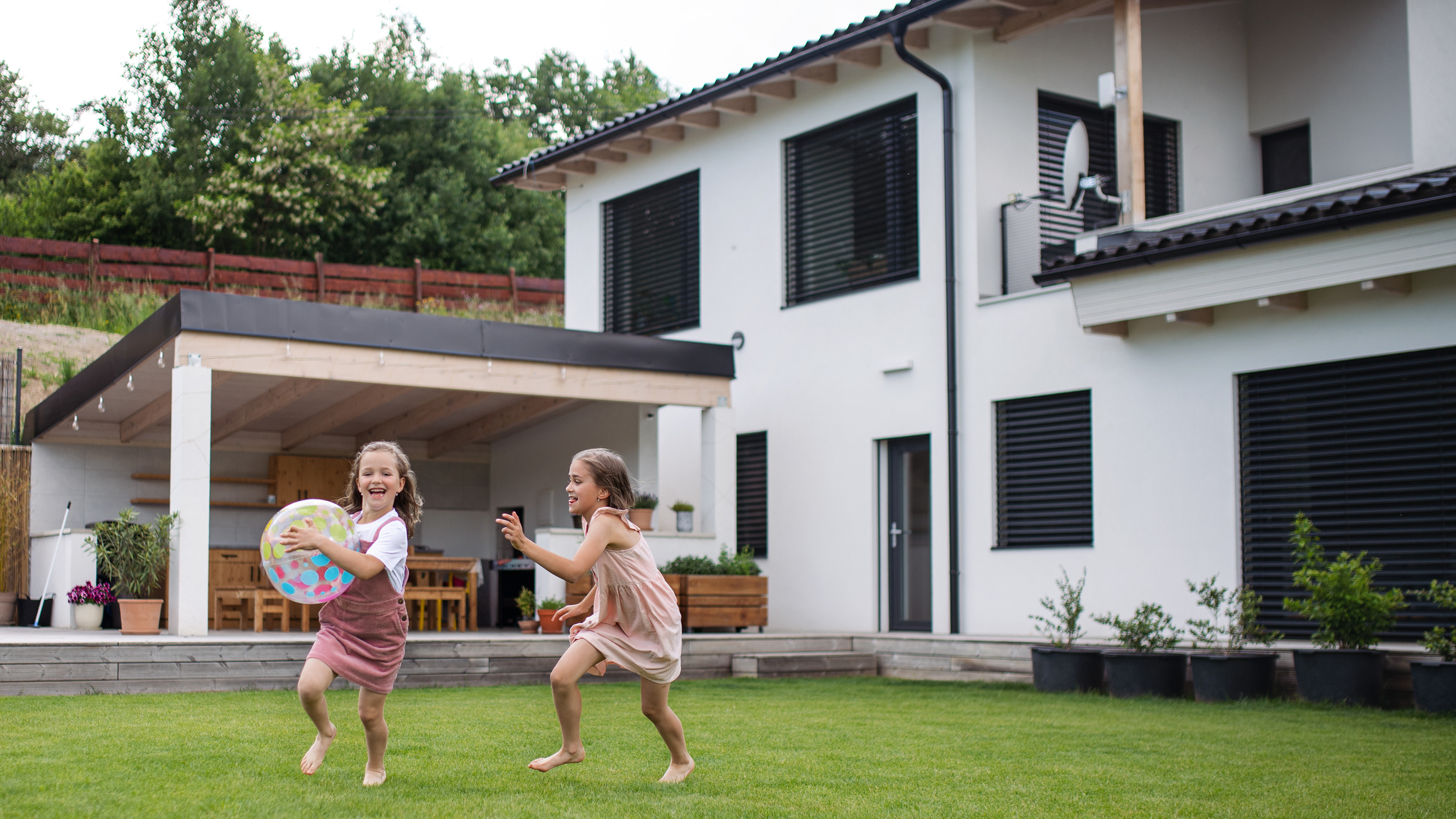 Heavy Foot Traffic? Why Artificial Turf Stands Strong Where Real Grass ...